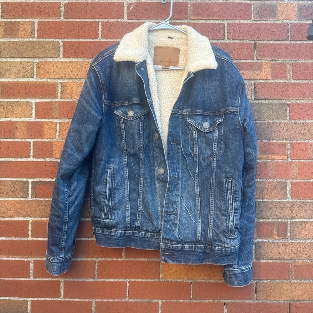 American Eagle Sherpa-Lined Denim Jacket – Men’s Small